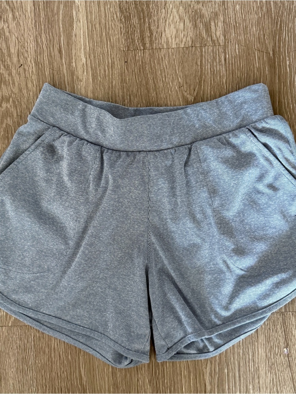 Nike ribbed striped yoga shorts sz M